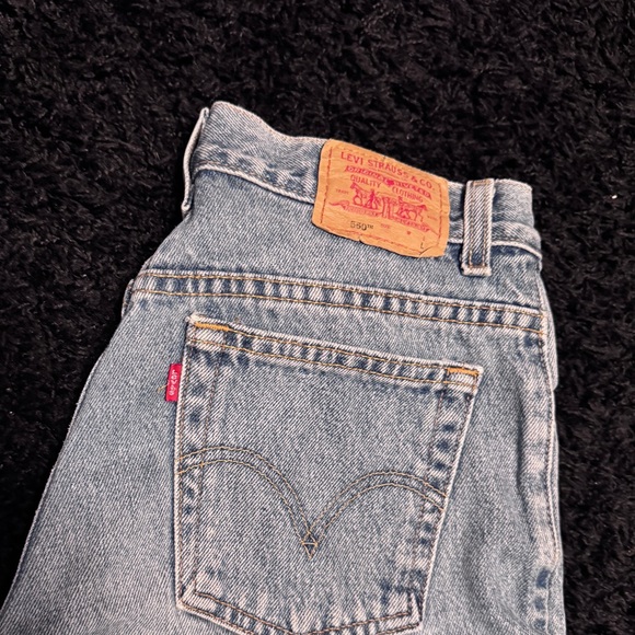LEVIS 550 relaxed fit medium wash SZ 12 MIS L FITS LIKE AN 8 - Picture 9 of 10